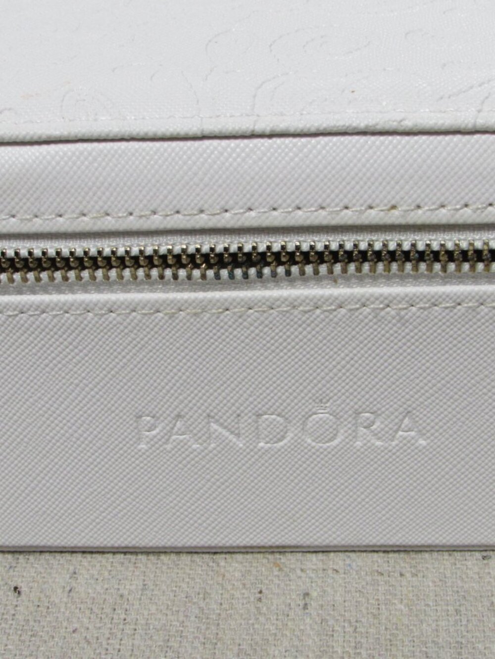 Pandora White Travel Jewelry Box Embossed Floral Gold Zipper Gray Velvet Lining